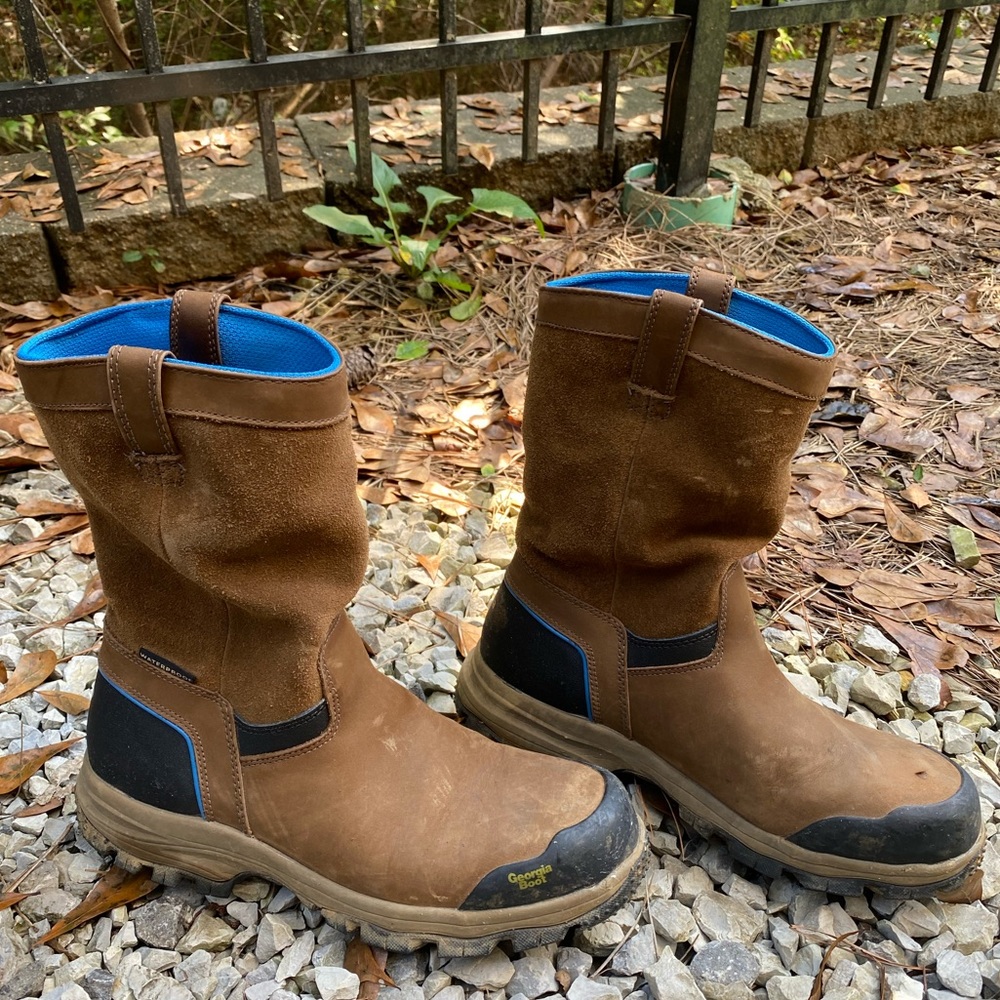 Georgia Boot Mens 9M Slip-On Waterproof brown boots.